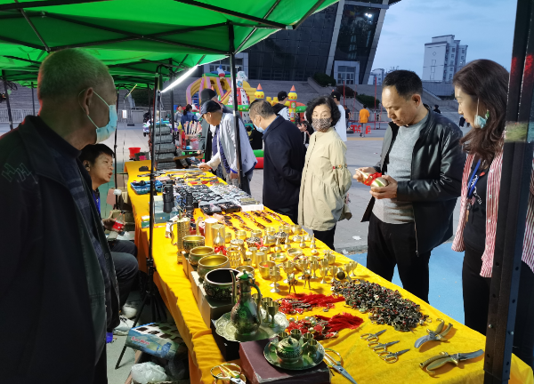 五一假期塔城地区商品销售火热，日用百货销售额预计达1.41亿